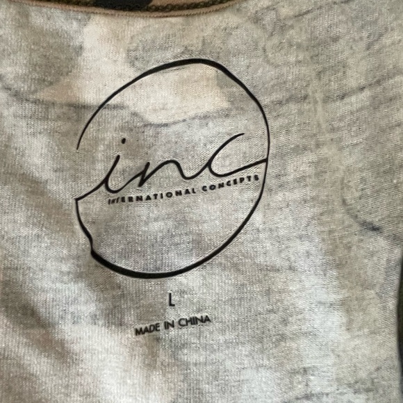 Camo Sequin Tank Top - Picture 4 of 5